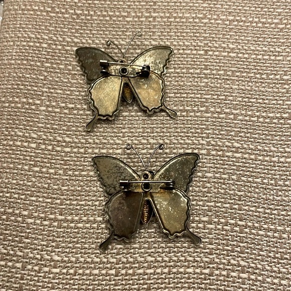 Two Butterfly brooches sparkly  Fun nature bugs - Picture 2 of 2